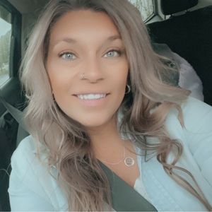 Meet your Posher, Kelli